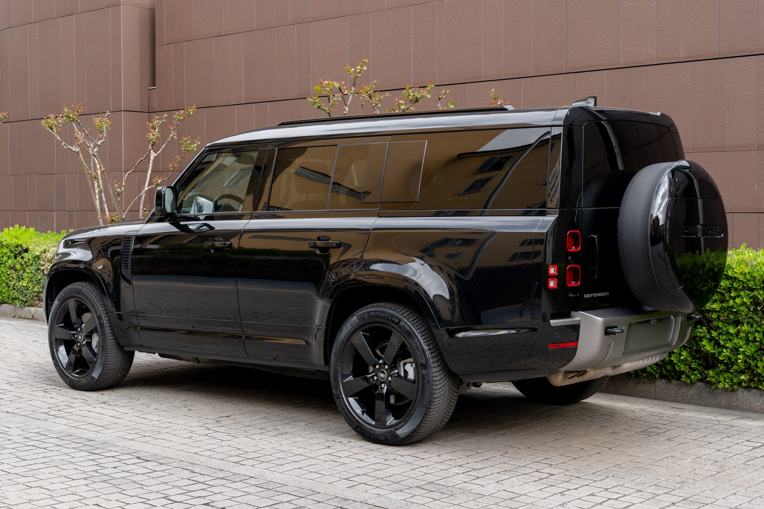 DEFENDER 130 view 4