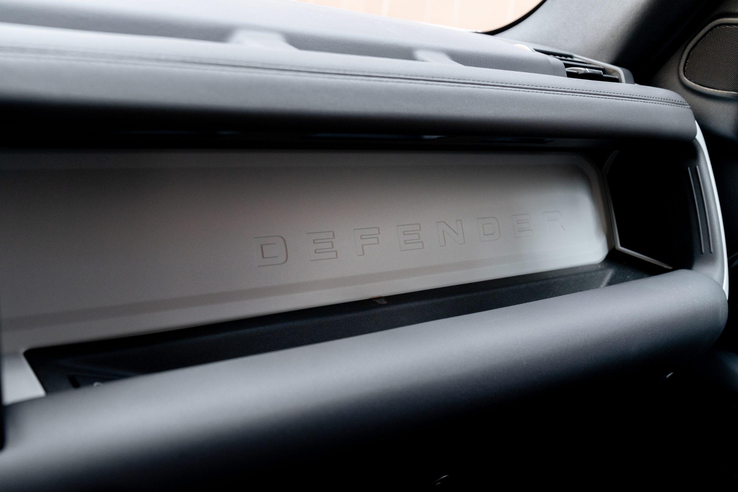 DEFENDER 130 view 12