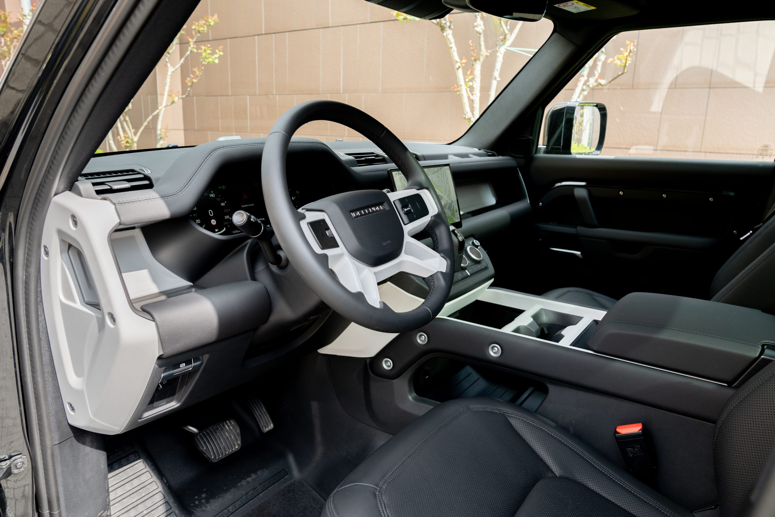 DEFENDER 130 view 10