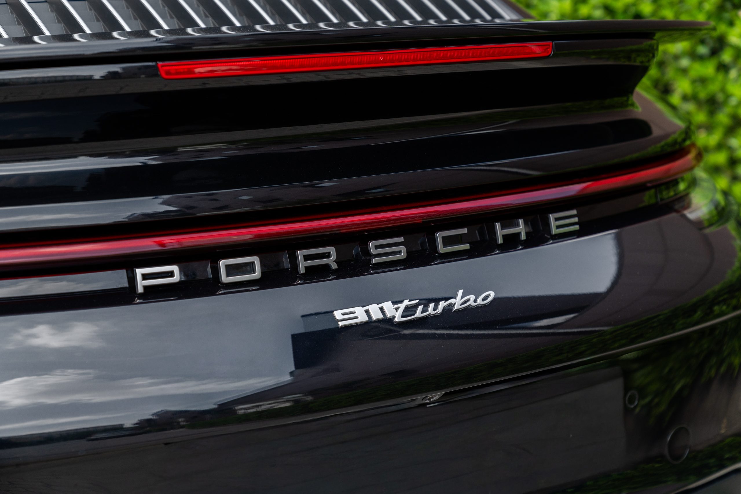 PORSCHE 911 Turbo view 14