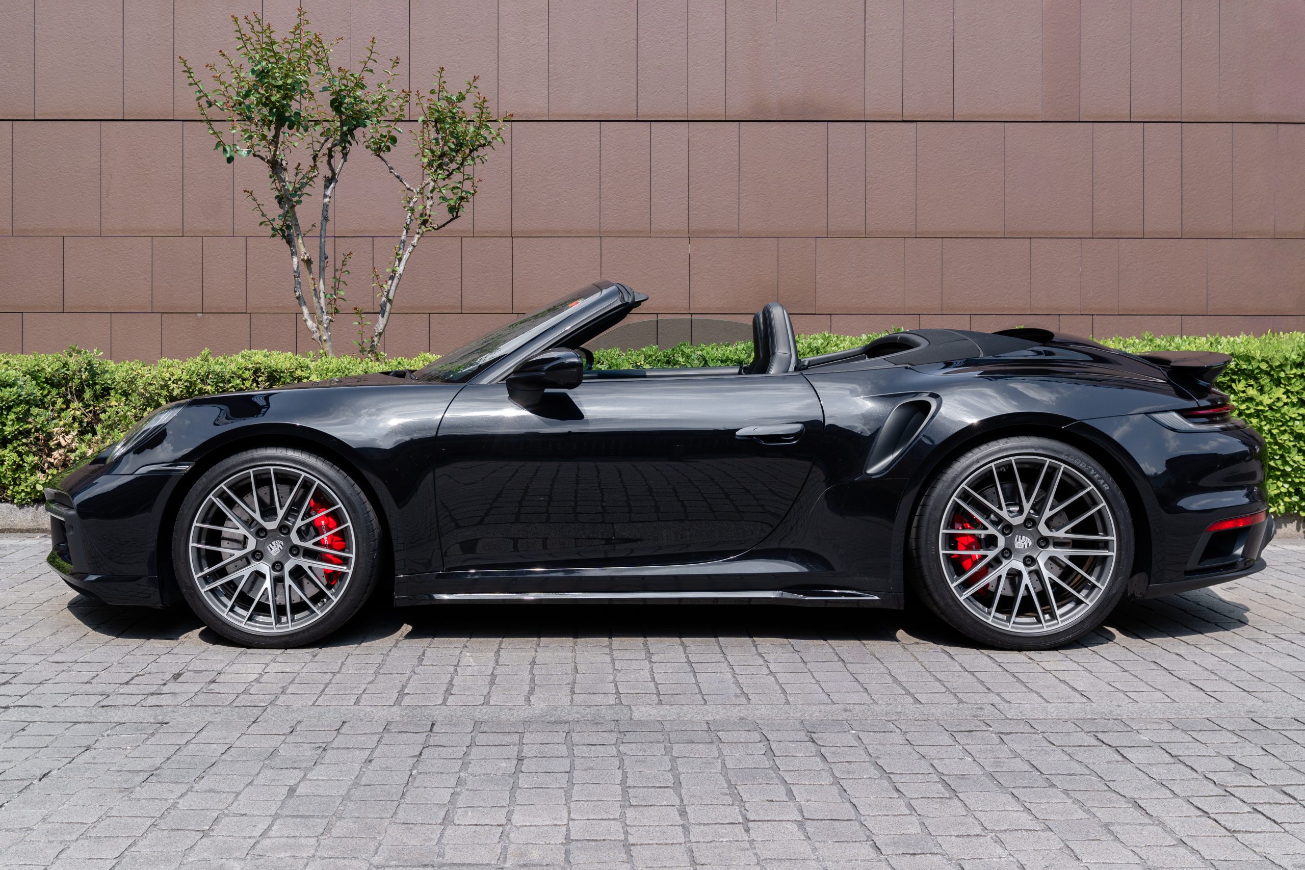 PORSCHE 911 Turbo view 7