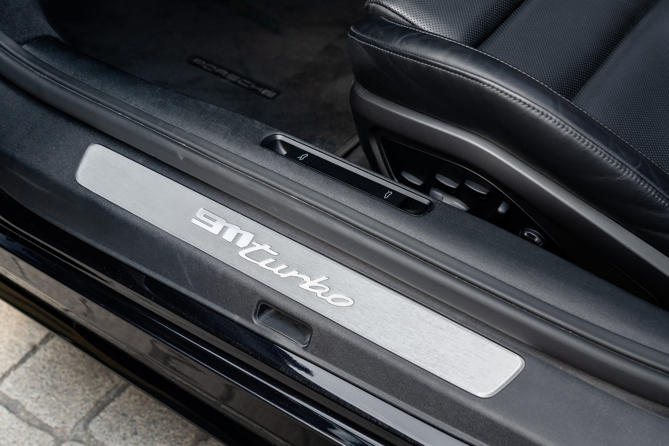 PORSCHE 911 Turbo view 21
