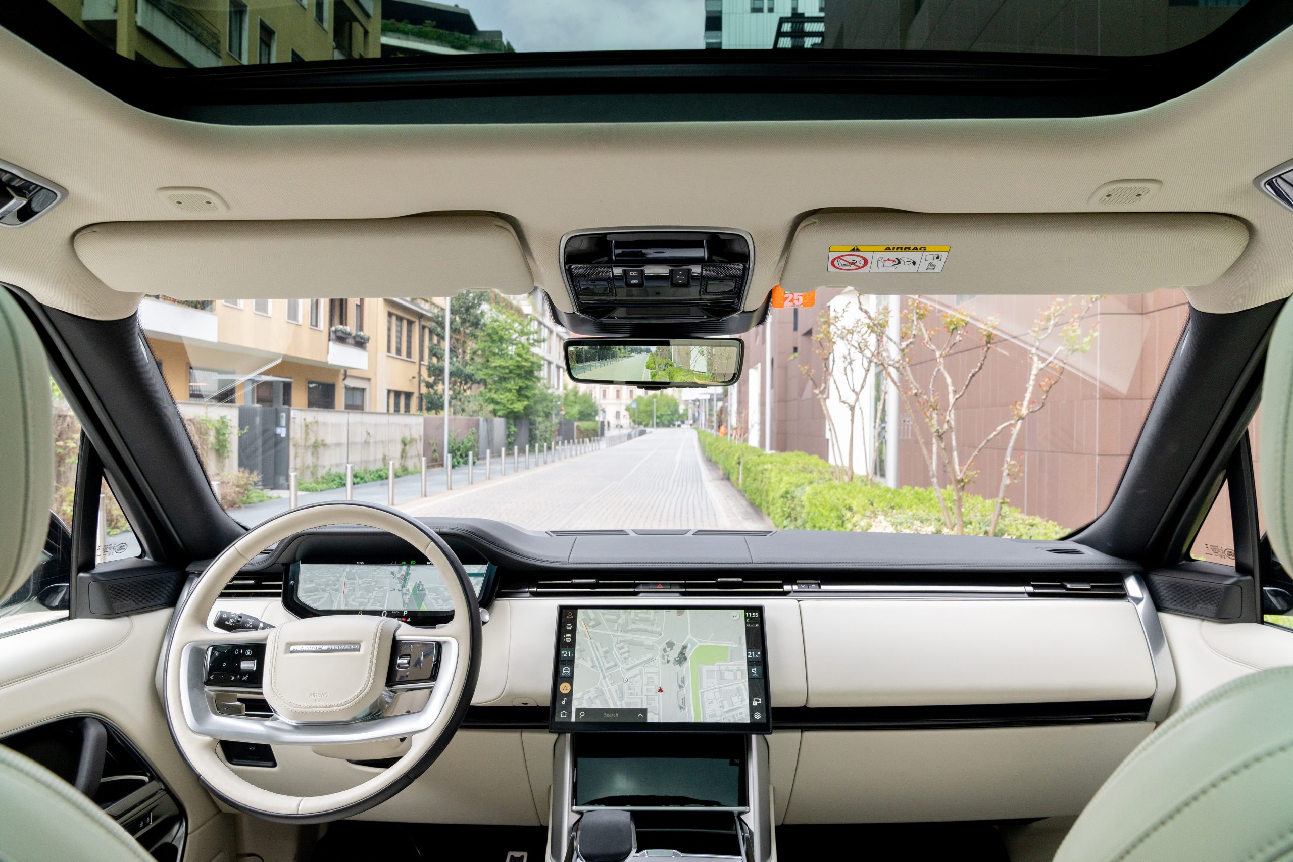 Range Rover LWB view 8