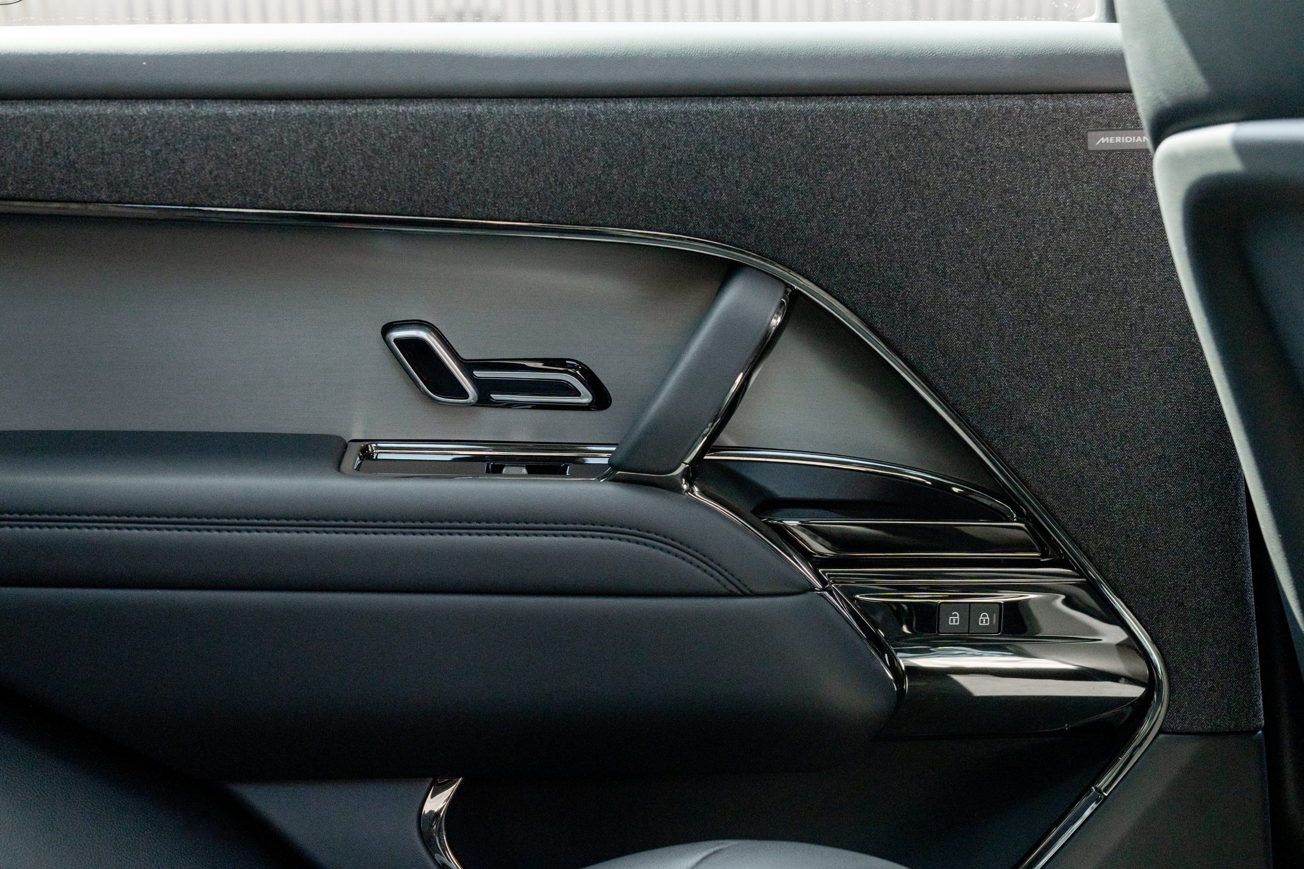 Range Rover Sport view 11
