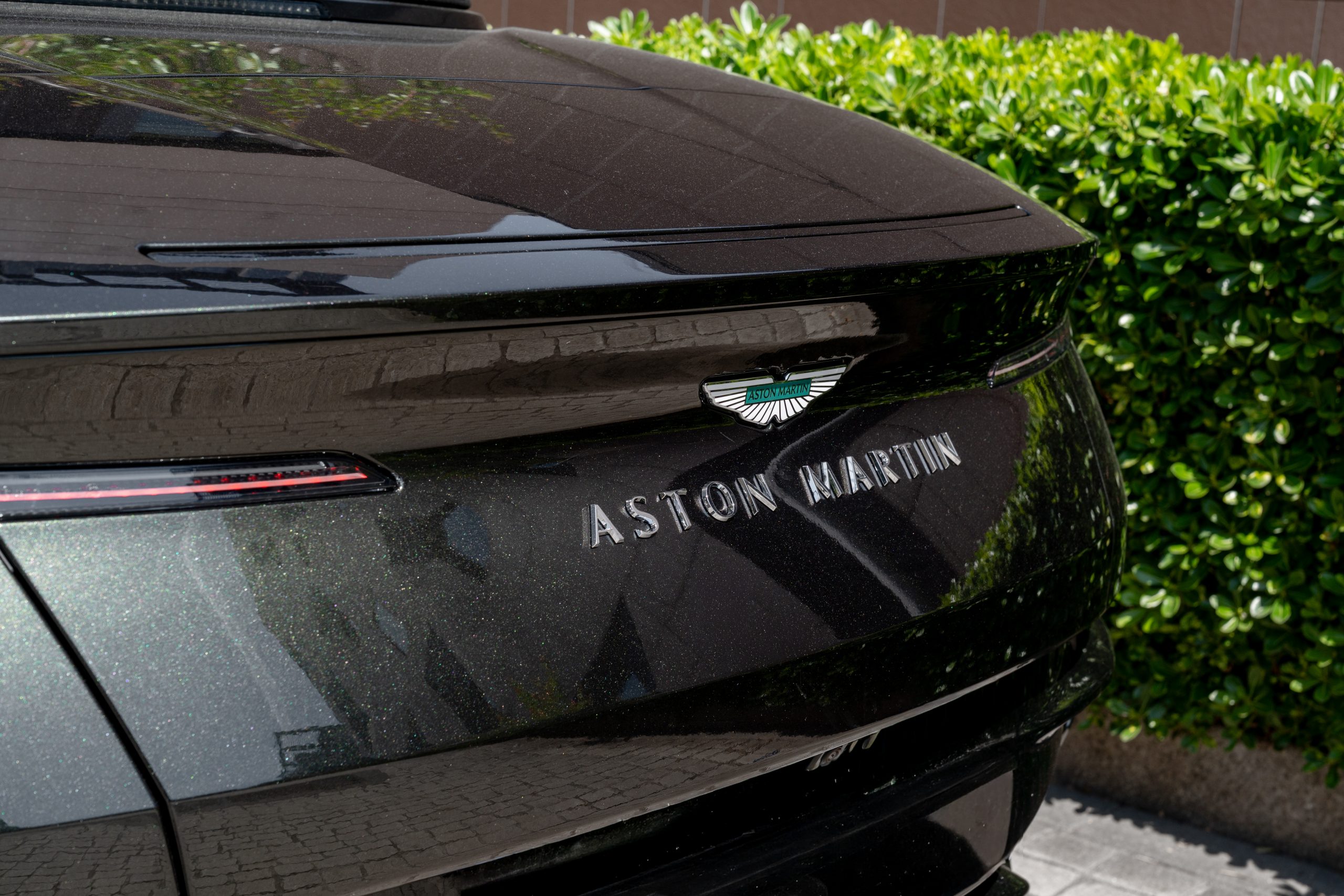 Aston Martin DB12 vista 14